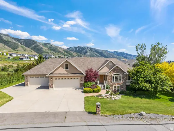 940 E Canyon Rd, Hyde Park, UT 84318