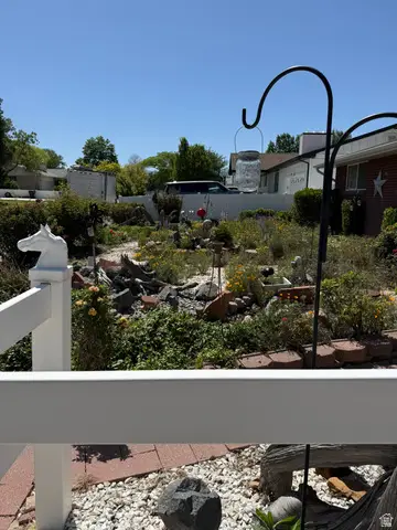 2322 W Surrey Rd, Taylorsville, UT 84129 - #3