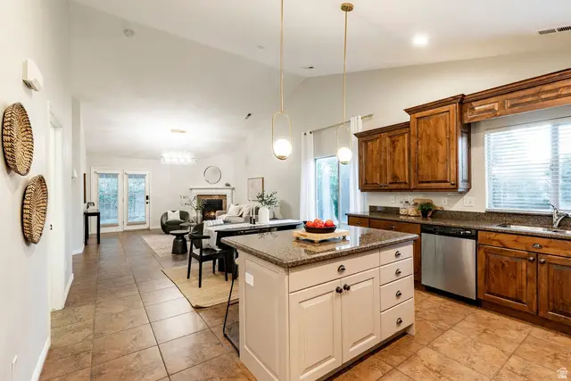 775 W Lazy Oak Way, Sandy, UT 84070 - #2