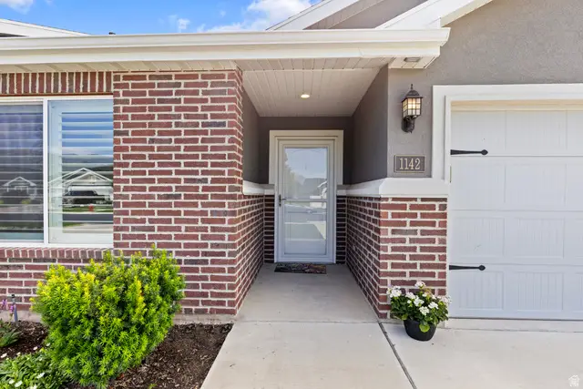 1142 S Grace Way, Layton, UT 84041 - #2