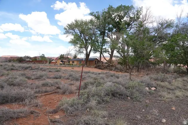 391 N Center St, Torrey, UT 84775 - #3