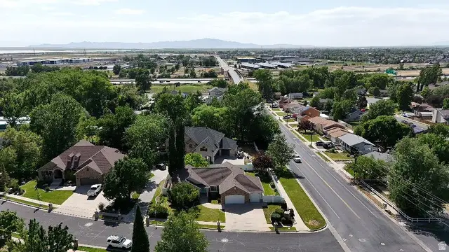 936 S Davis Creek Ln E, Farmington, UT 84025 - #2