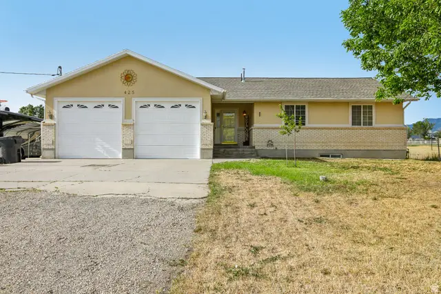 425 W Cherry St, Grantsville, UT 84029 - #1