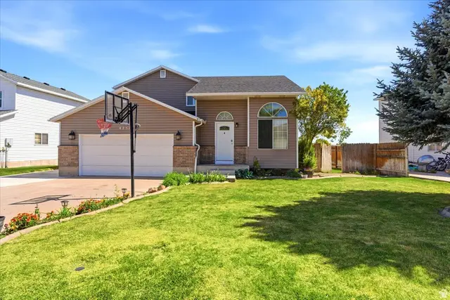 4251 W 5050 S, Roy, UT 84067 - #3