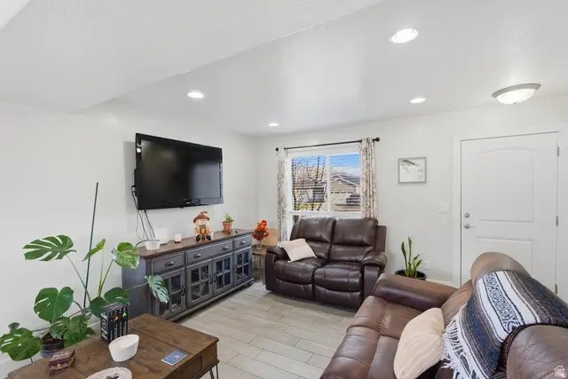 184 S Ranch Rd E, Grantsville, UT 84029 - #3