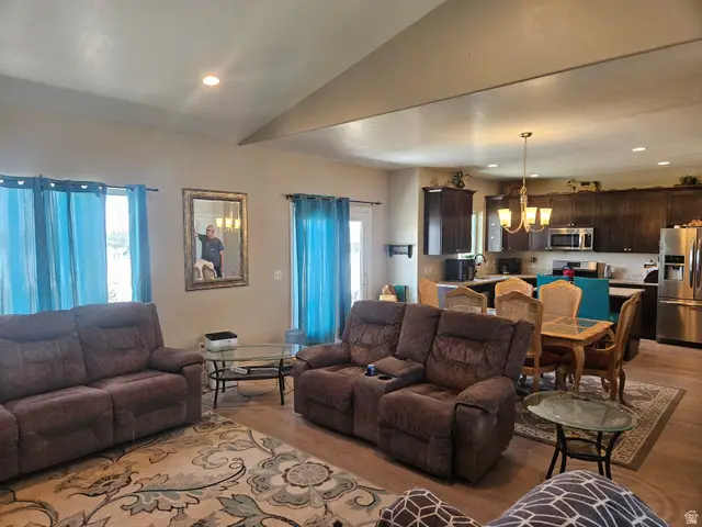827 E Sunset View Rd, Grantsville, UT 84029 - #3
