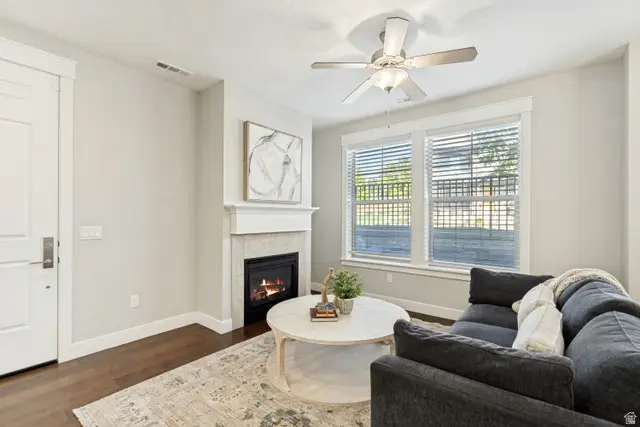 10422 S Beetdigger Blvd, Sandy, UT 84070 - #3