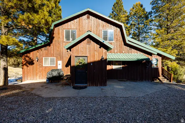 1505 W Elk Dr, Kanab, UT 84741