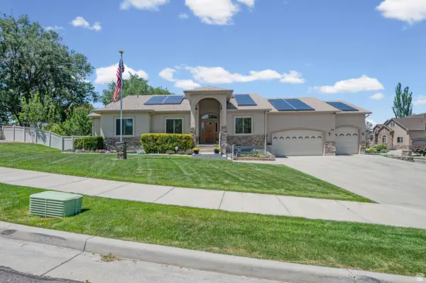 12384 S Overlook Ct, Riverton, UT 84065