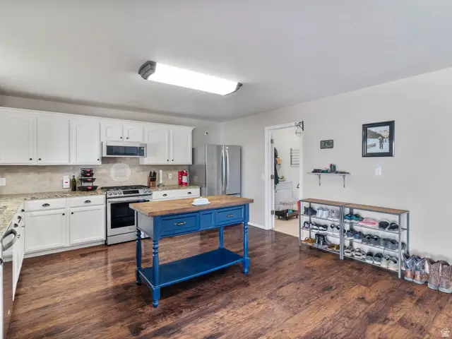 443 Wheatridge Rd, Stansbury Park, UT 84074 - #3