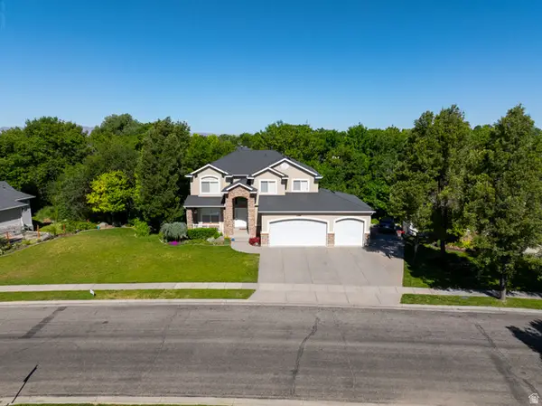 1366 Fox Pointe Dr, Kaysville, UT 84037