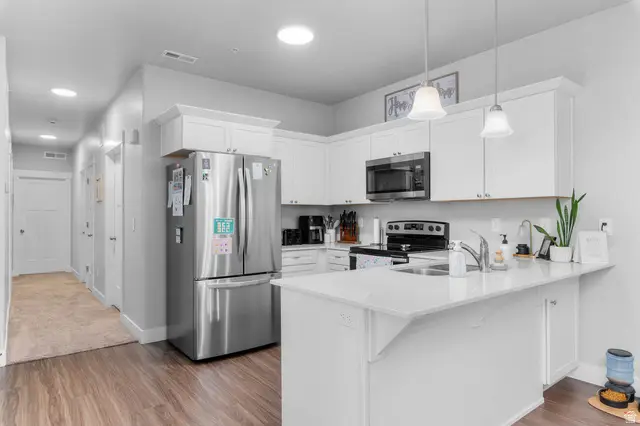4652 W Proximo Dr S #J204, Riverton, UT 84096 - #3