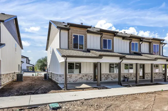 319 N Liberty Cove Dr #25, Ogden, UT 84404 - #2
