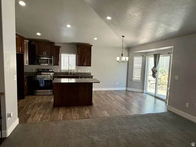 7081 N Hollow View Ct, Eagle Mountain, UT 84005 - #3