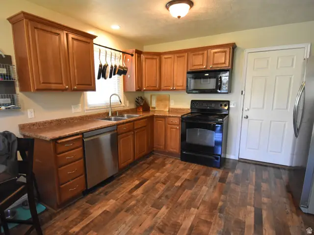 7088 W 8090 S, West Jordan, UT 84088 - #3