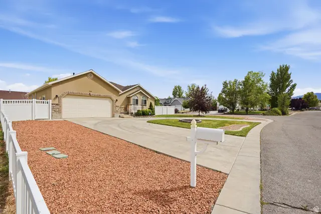 344 W Heber Cv S, Grantsville, UT 84029 - #3