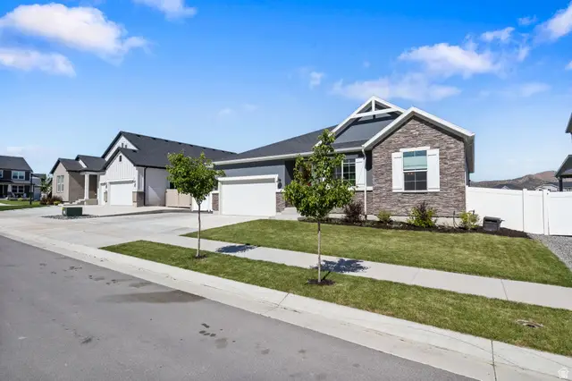 5420 N Cliffrose Dr, Eagle Mountain, UT 84005 - #3