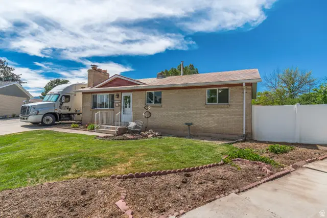 2120 W Robins Way S, West Jordan, UT 84084 - #3