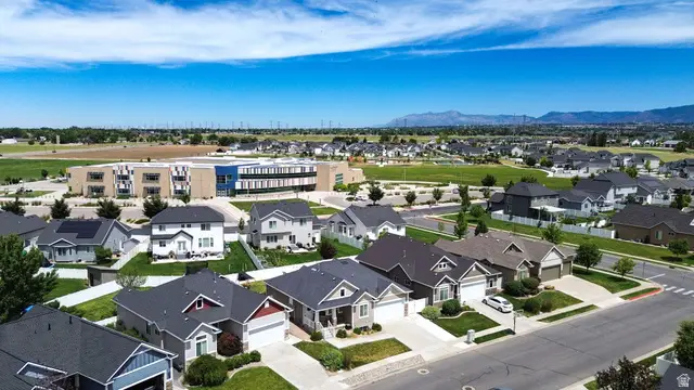 464 S Harmony Dr, Layton, UT 84041 - #3