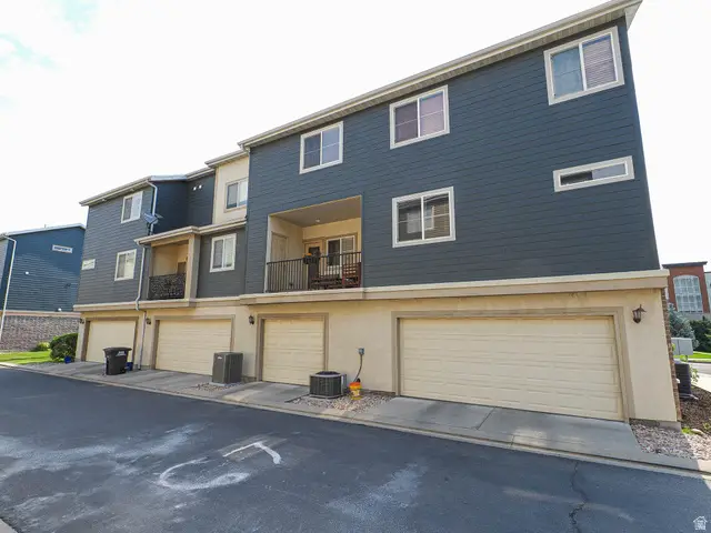 8292 S Bellingham Dr, Sandy, UT 84070 - #3