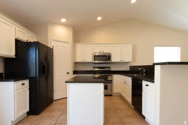 763 N Canterbury Ct E, Saratoga Springs, UT 84045 - #2