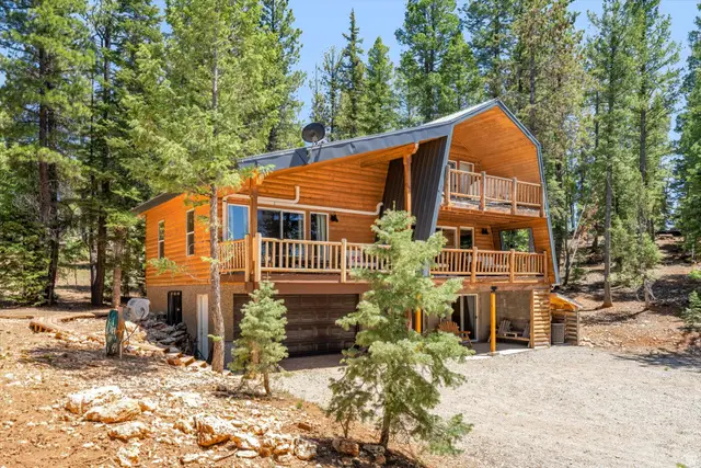 570 N Skyline Cir, Duck Creek Village, UT 84762 - #3