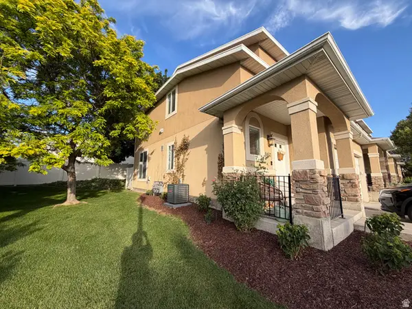 9457 S Hidden Point Dr W, Sandy, UT 84070