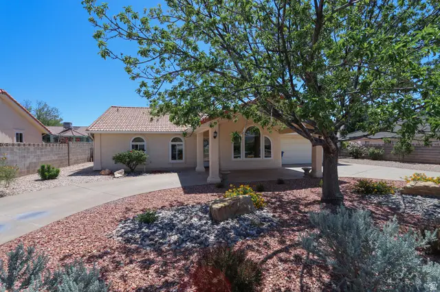 1740 Tamarisk Dr, Santa Clara, UT 84765 - #3
