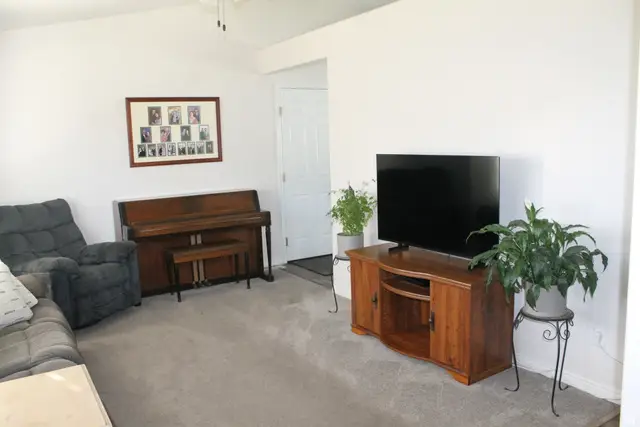 349 N Bluff St, Providence, UT 84332 - #3
