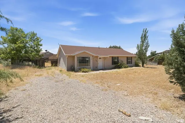 132 E Rex Layne Dr, Central, UT 84722 - #1