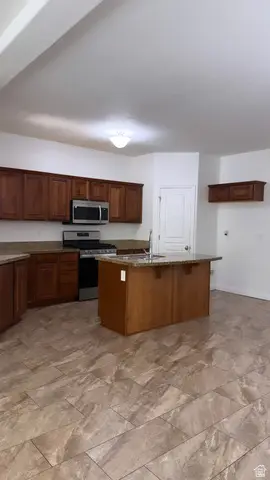 5421 W Brentford Ct, West Valley City, UT 84120 - #3