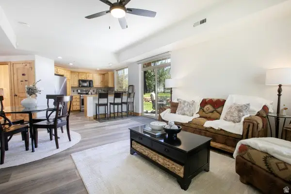 6144 N Fox Pointe Cir #B-1, Park City, UT 84098