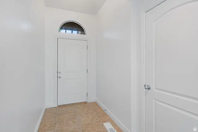 7183 S Villa Place Dr E, Midvale, UT 84047 - #3