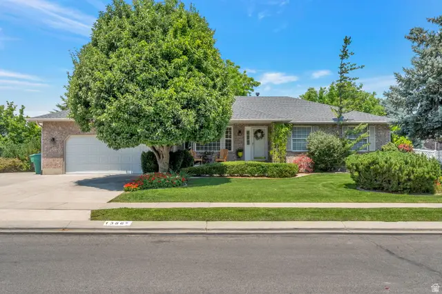 1386 W Bristol Ridge Rd S, West Jordan, UT 84088 - #1