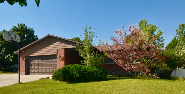 768 Crestview Dr, Tooele, UT 84074