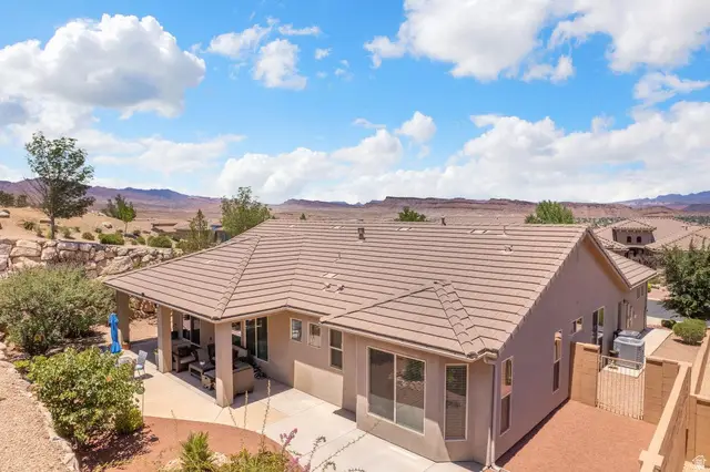 1587 W Whitestone Dr, Saint George, UT 84790 - #2