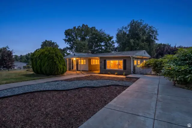 6915 S Brookhill Dr E, Cottonwood Heights, UT 84121 - #1