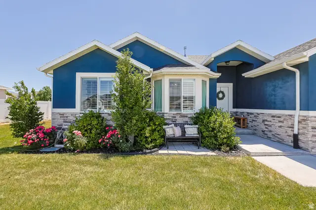 712 E Sunset View Rd S, Grantsville, UT 84029 - #3