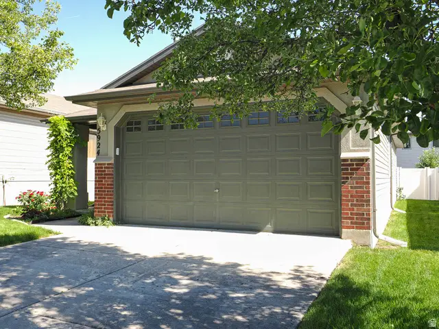 5924 W Oakshade Ln S, West Jordan, UT 84081 - #3