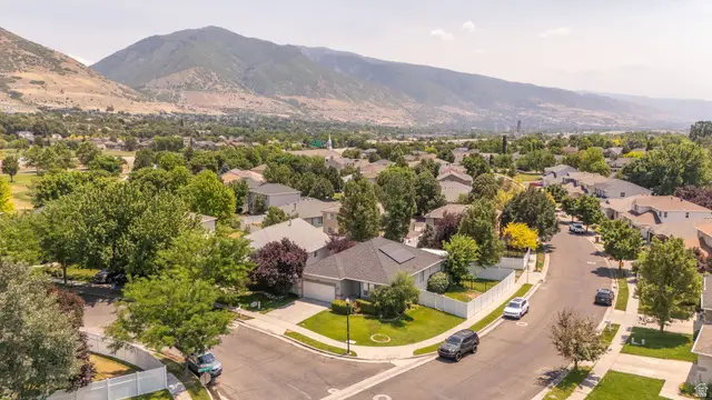 1608 N St Andrews Dr W, Farmington, UT 84025 - #2