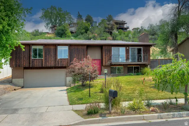 9473 S Hunts End Dr, Sandy, UT 84092 - #2