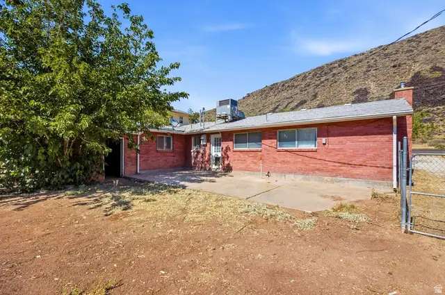 44 S Toquer Blvd, Toquerville, UT 84774 - #2