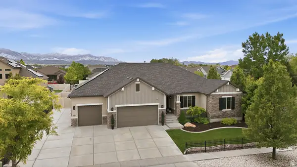 121 W Misty Brook Ln, Stansbury Park, UT 84074