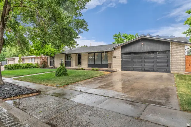 5629 S Laurelwood St, Holladay, UT 84121 - #3