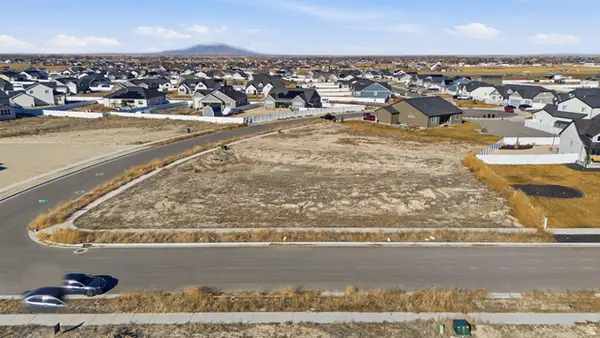 653 Chan Dr #402, Grantsville, UT 84029