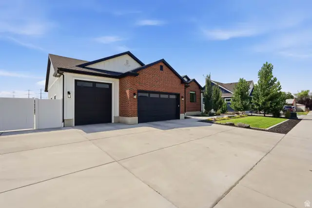 945 S 1700 W, Layton, UT 84041 - #2