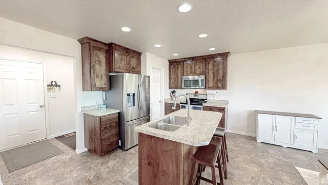 84 S 1030 E, Santaquin, UT 84655 - #2