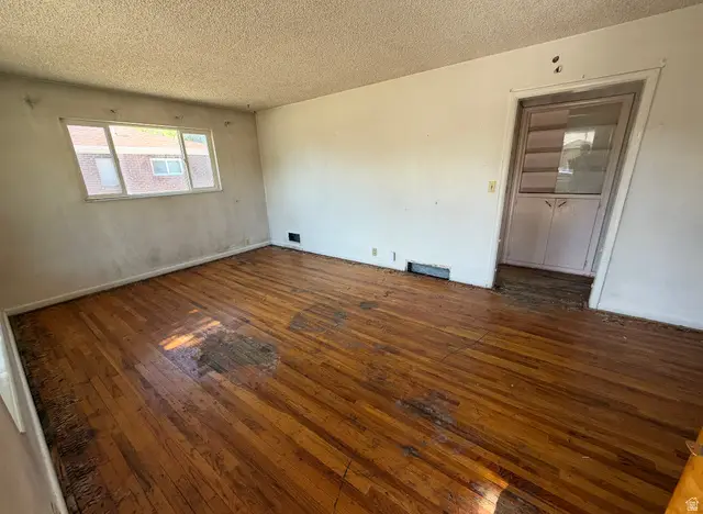 9096 S 260 E, Sandy, UT 84070 - #2