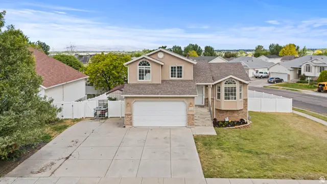 4121 Westlake Dr, Roy, UT 84067 - #1