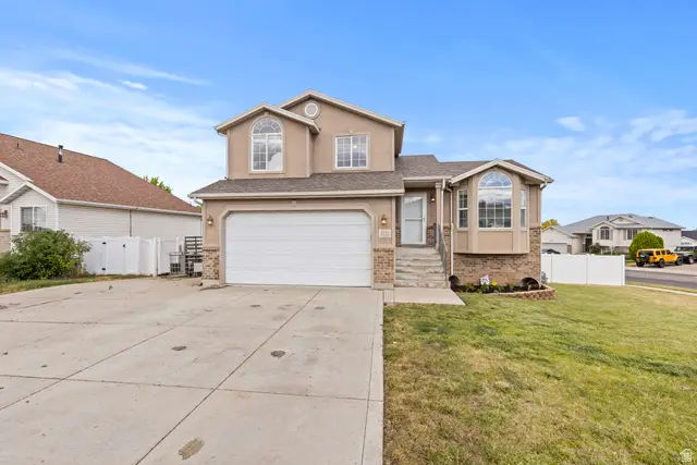4121 Westlake Dr, Roy, UT 84067 - #3